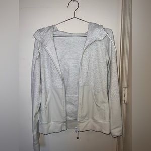 No tag so unsure about size. Fits like an 8 or 10